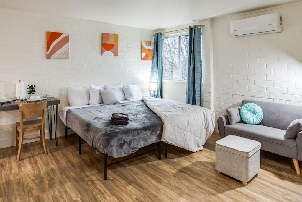 Studio W/ King Bed Near Dwtn Рочестер Экстерьер фото